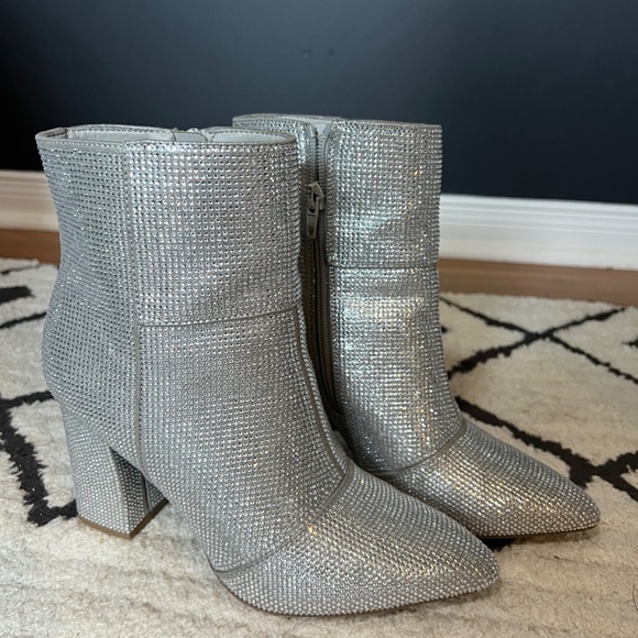 Steve Madden Silver Sparkle Ankle Booties – Size 7 - Picture 6 of 6